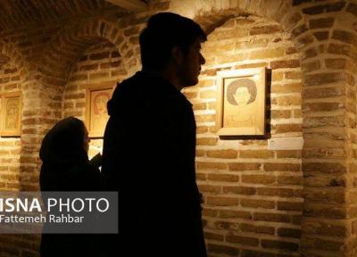 نمایش آثار هنرمند صلح طلب یزدی در کشورهای جهان
