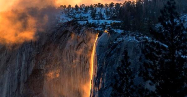 آبشار آتشین آمریکا ، آبشاری به رنگ آتش