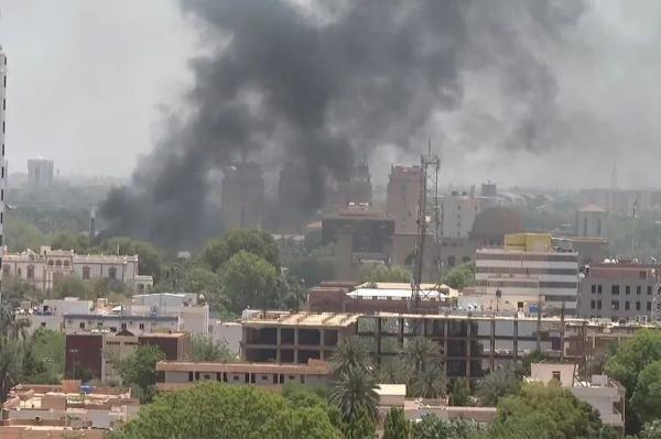 از سرگیری نبرد ها در خارطوم سودان، افزایش قربانیان درگیری به 97 کشته و 942 زخمی