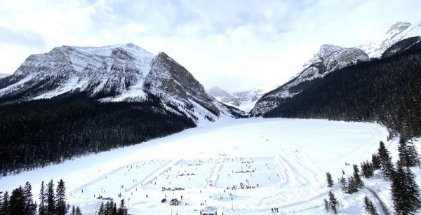 آخر هفته ای که Lake Louise تبدیل به زمین هاکی روی یخ شد